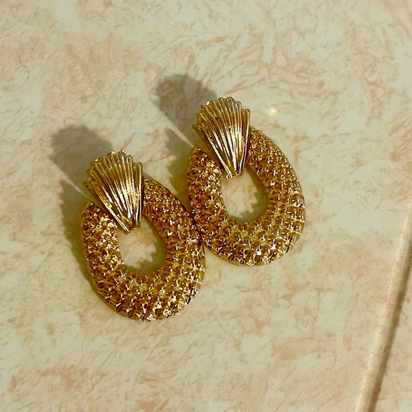 🍍Pineapple Earrings 🍍 - Picture 2 of 5